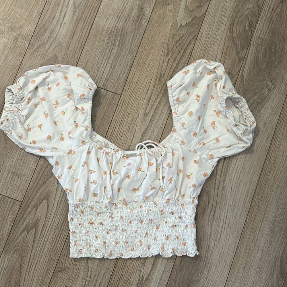 white floral billabong blouse, size small - Picture 2 of 3